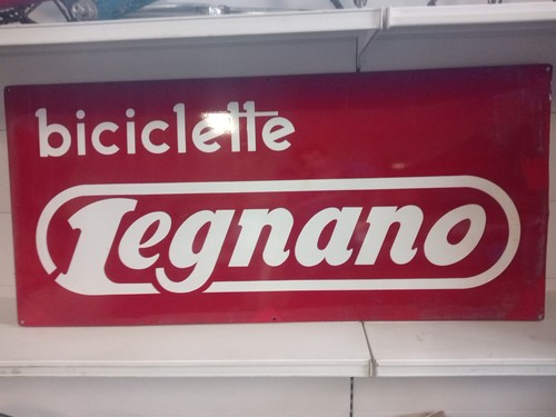 Grande insegna smaltata