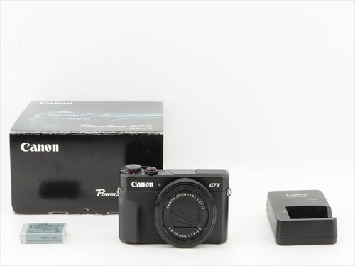 Near mint canon powershot - mint],