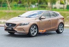 Modellino auto 1/18 Volvo V40
