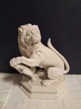 vecchia statua leone