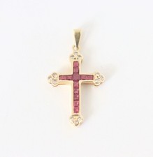 Ciondolo croce design pietra