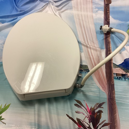 Toilette con spruzzatore acqua