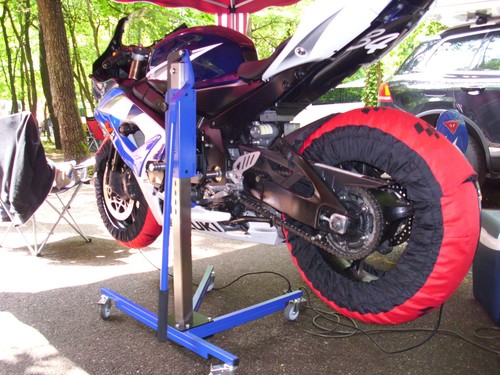 Cavalletto centrale moto per