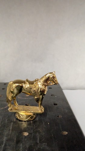 Statuina trofeo cavallo sella