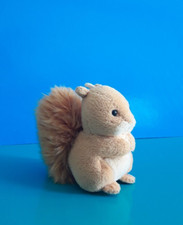 "TRUDI" mini peluche Scoiattolo, colore marrone chiaro e beige, altezza 8 cm.