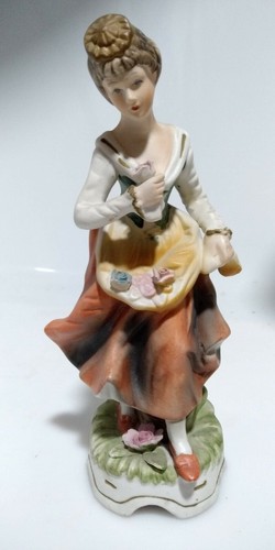Statuetta ceramica dipinta - in,
