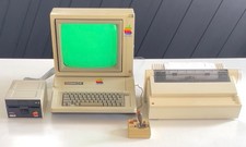 Apple IIe Computer w/