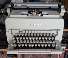 macchina da scrivere Olivetti