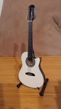 Ovation Legend 12 corde bianche. Mini chitarra modello 25 cm con supporto 12-152