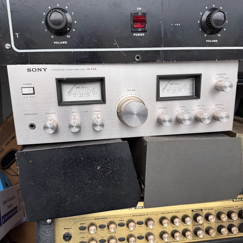 Amplificatore stereo integrato