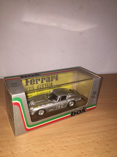 Model box ferrari - 1:43, 275