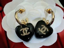 Orecchini Chanel Cuore Nero CC