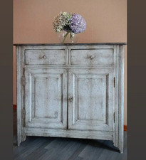 Antica Credenza in Legno primi