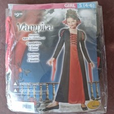 Vampira costume size: S (4-6)