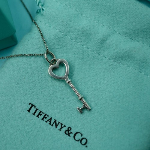 Collana con ciondolo chiave