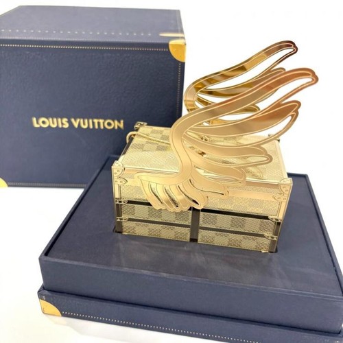 Louis vuitton 2025 holiday - louis,
