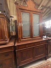 Antica credenza con alzata in