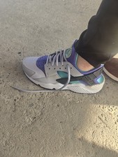 Size 8.5 - Nike Air Huarache