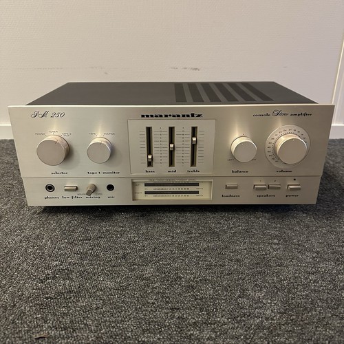 Amplificatore stereo console
