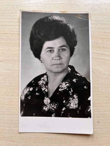 Ritratto donna anni - 70, bella