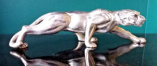 Statue d'un jaguar argenté