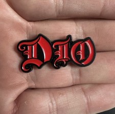 Spilla smaltata Dio