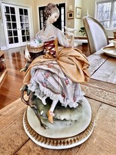 Antique Capidomonte Lady with