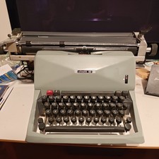 1967 Olivetti 82 Diaspron Vintage Typewriter  with wide platen. Fully working. 