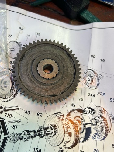 Ingranaggio doppio messa - messa, in