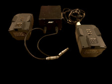 ARRI SR3 - AKS— 2x batterie + 1x doppio caricatore (K2.46550.0 / K2.47014.0)