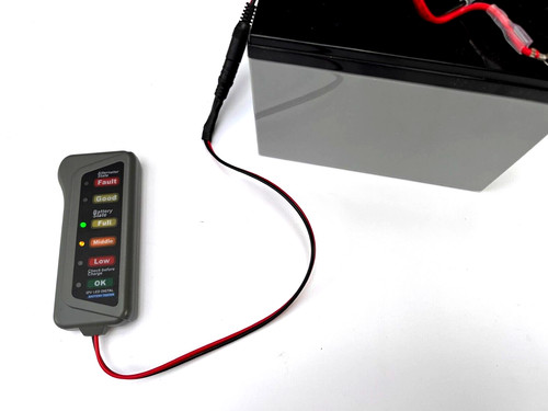 Tester batteria per barca esca