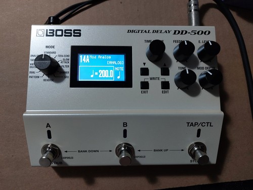 Boss 500 guitar - guitar, pedal