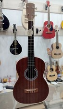 Ukulele Baritono Mogano