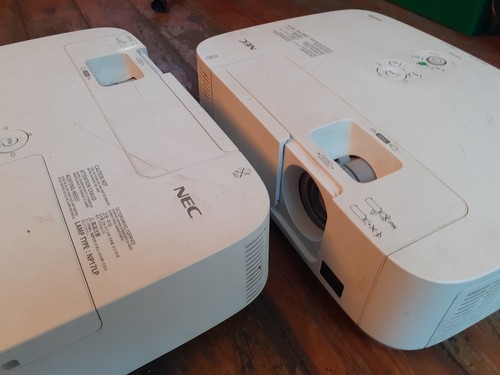 Proiettore nec m420x - x2,