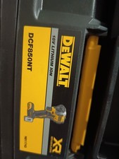 DEWALT DCF850NT avvitatore