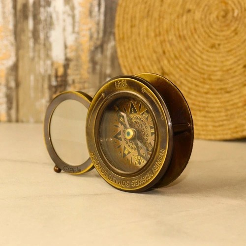 Antica bussola ottone con - ottone,