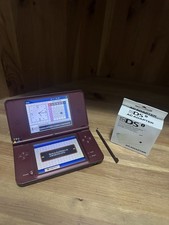 Nintendo DSi XL Console Portatile - Bordeaux + caricabatterie e gioco casuale