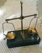 VECCHIA BILANCIA CON PESI DA