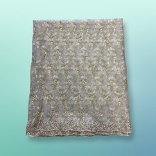 Tessuto ricamato pizzo