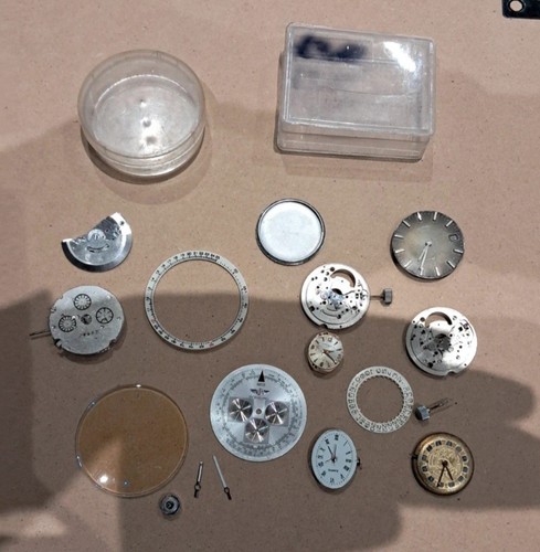 Pezzi ricambio per orologi - di,