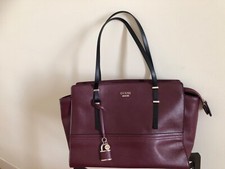 borsa da donna cartella tracolla GUESS in ottime condizioni colore bordeaux