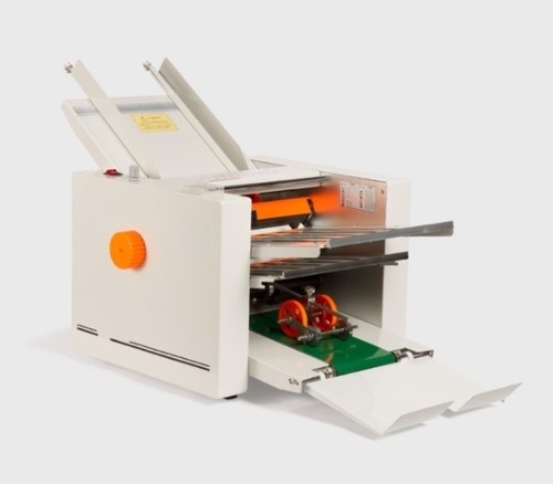 Piegatrice automatica per