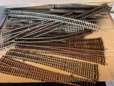 VARIE ALBERI E PEZZI DI BINARIO E SCAMBI VECCHIA RIVAROSSI(MISCELLANEA)