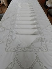 Tovaglia Ricamata, 12 posti