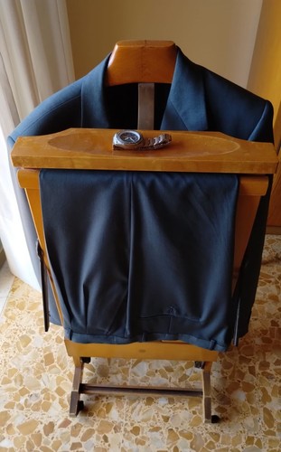 Indossatore servomuto - /,