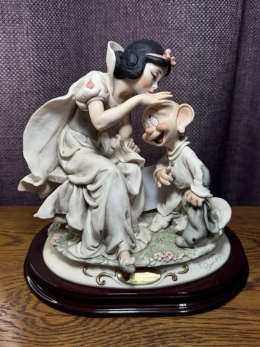 Scultura bacio biancaneve - "bacio,