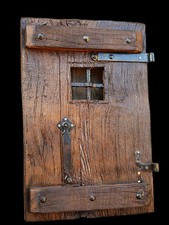 Antica portina, Porta chiodata