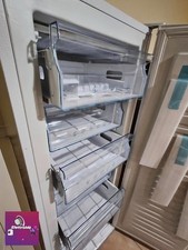 congelatore verticale a  6