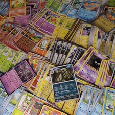 Pokemon Lotto 200 Carte Pokémon in ITALIANO Originali e Diverse + HOLO e VINTAGE