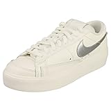 NIKE Blazer Low Fur, Scarpe da Ginnastica Donna, Sail Metalic Silver, 41 EU